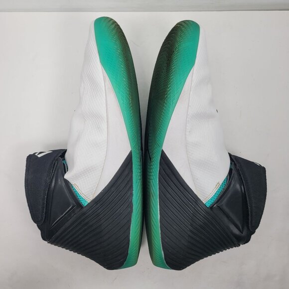 Athletic_Shoes